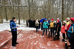 В районе Тёплый Стан прошла мемориально-патронатная акция у стеллы 158-й стрелковой дивизии